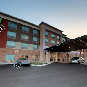 Holiday Inn Express & Suites - Detroit North - Roseville By Ihg